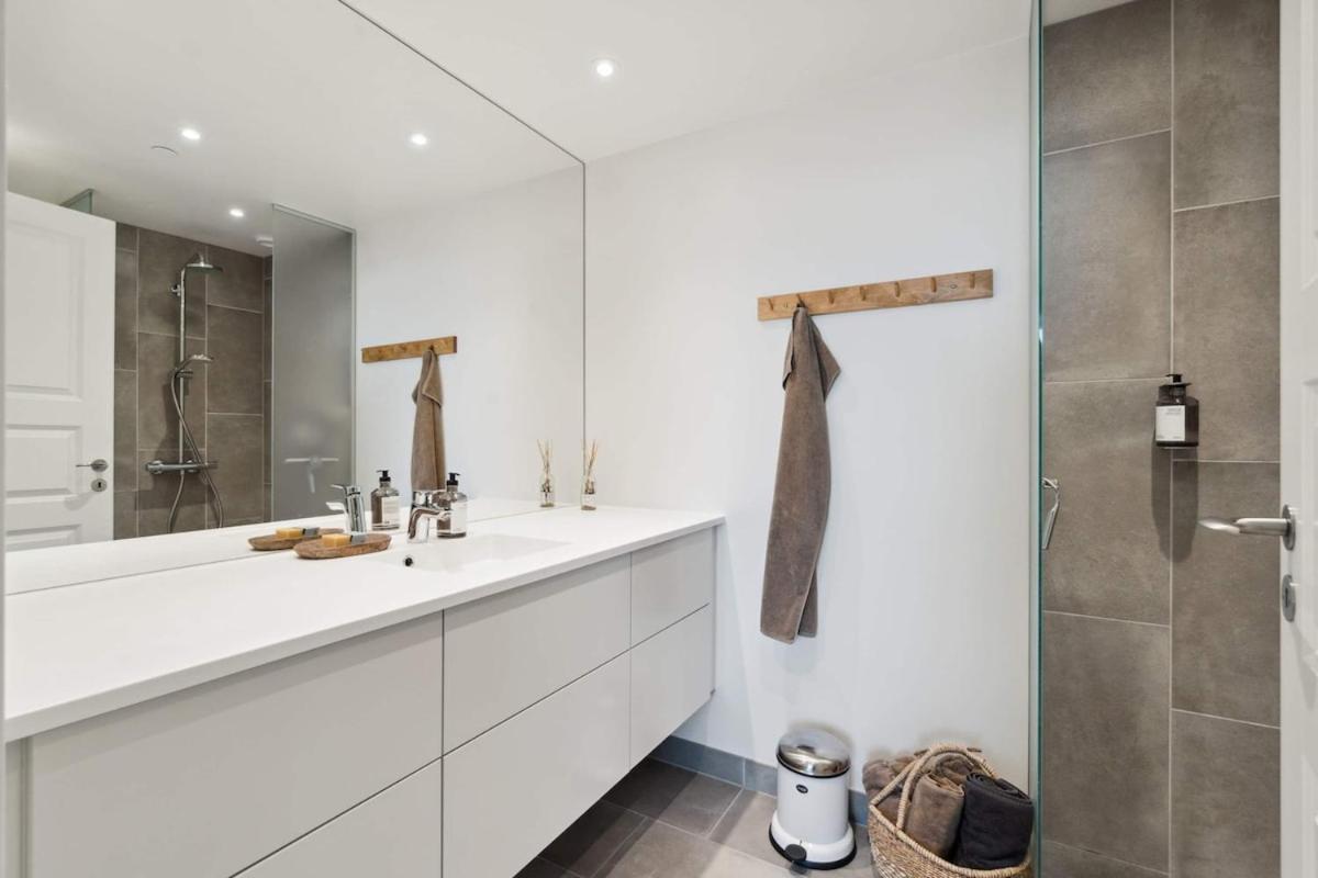 Spacious In V With Balcony Copenhagen