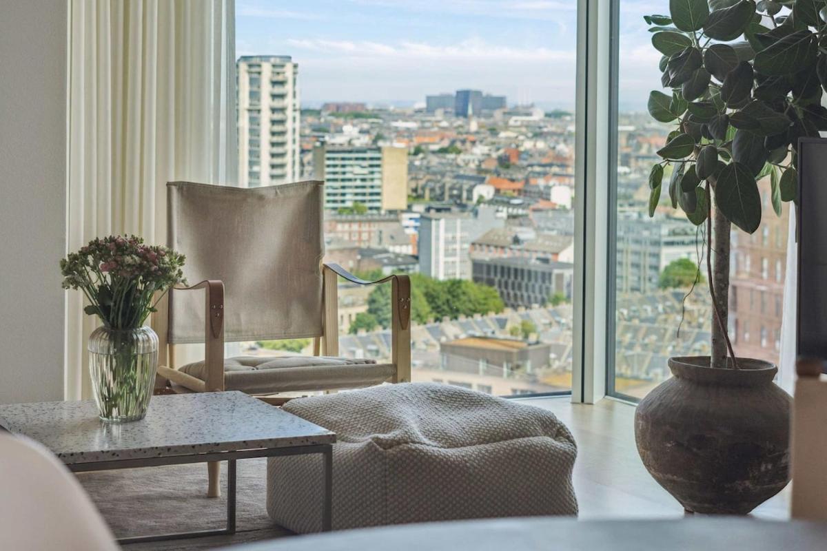 Spacious In V With Balcony *