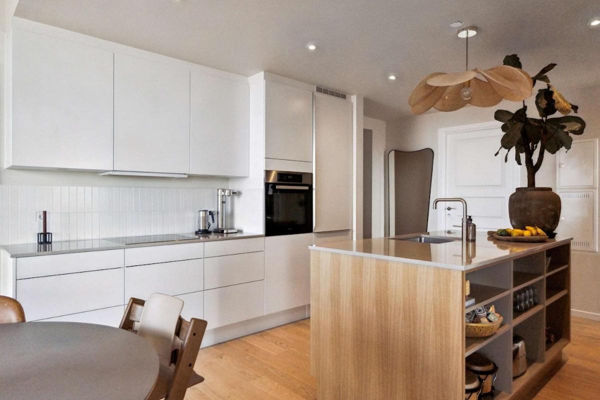 Spacious In V With Balcony Apartment Copenhagen