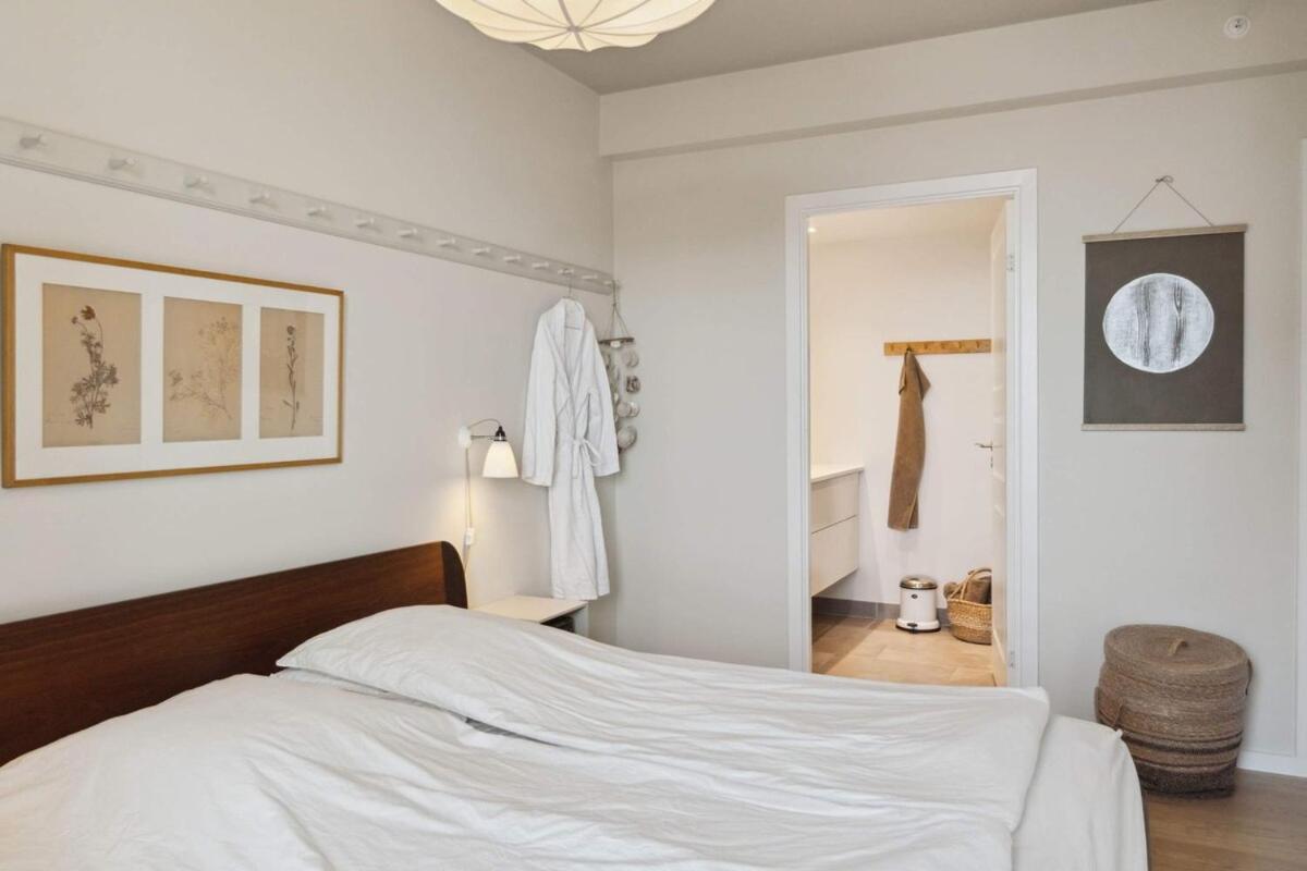 Spacious In V With Balcony *