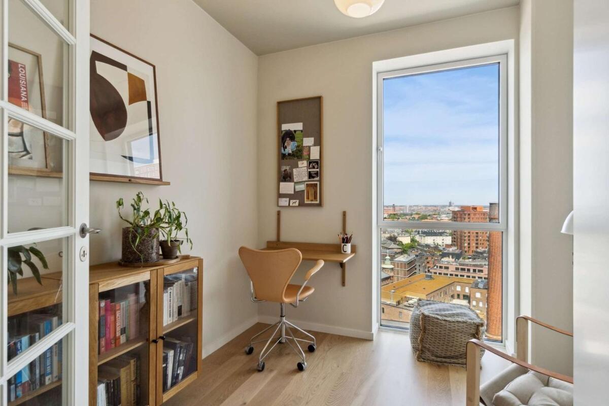 Spacious In V With Balcony Copenhagen